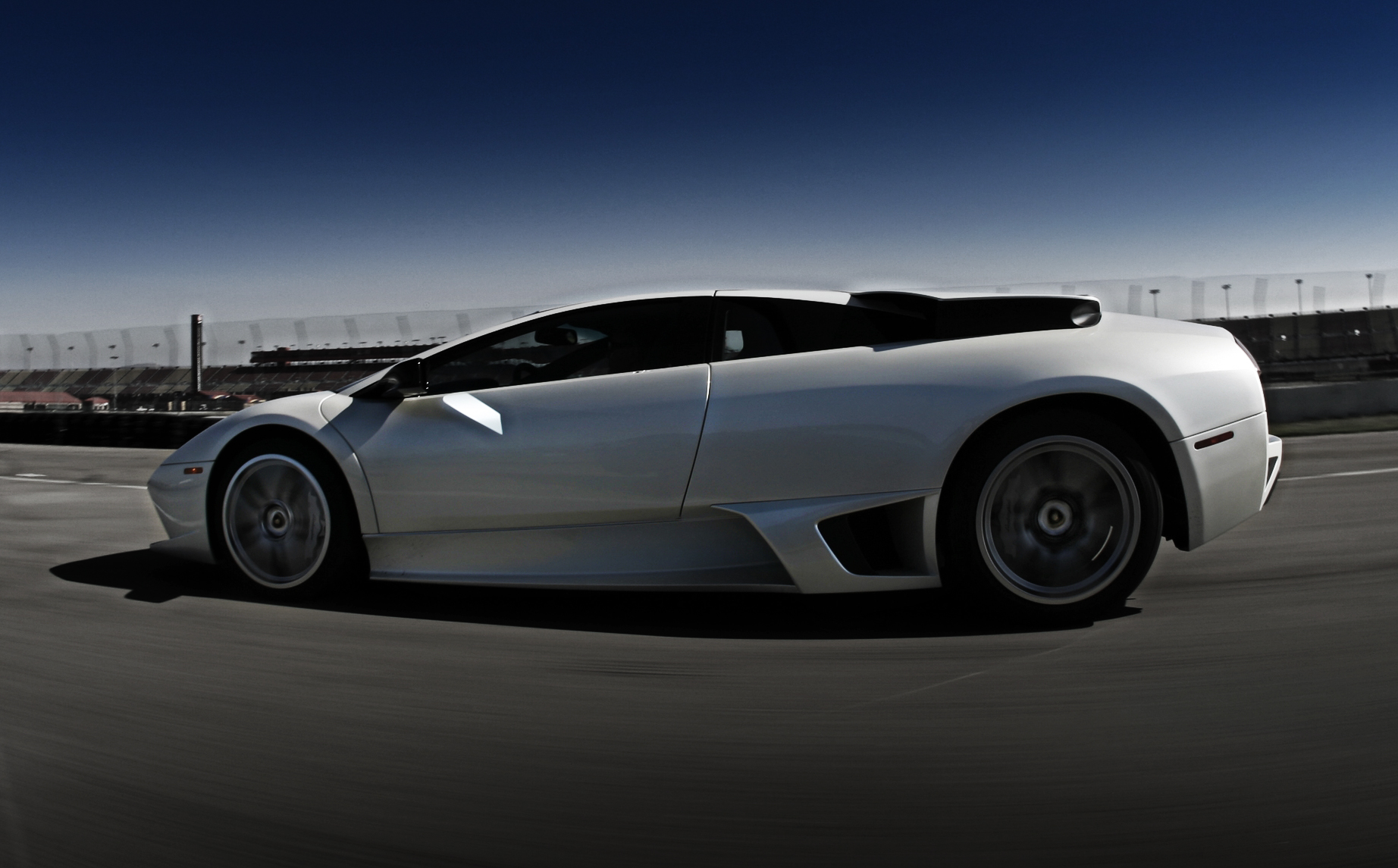 Lamborghini-Detail-54crop.jpg
